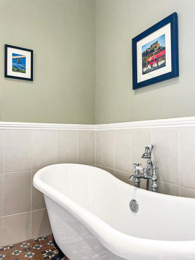 Remarkable 5Br Townhouse With Garden, Sleeps 12 EDI Exteriér fotografie