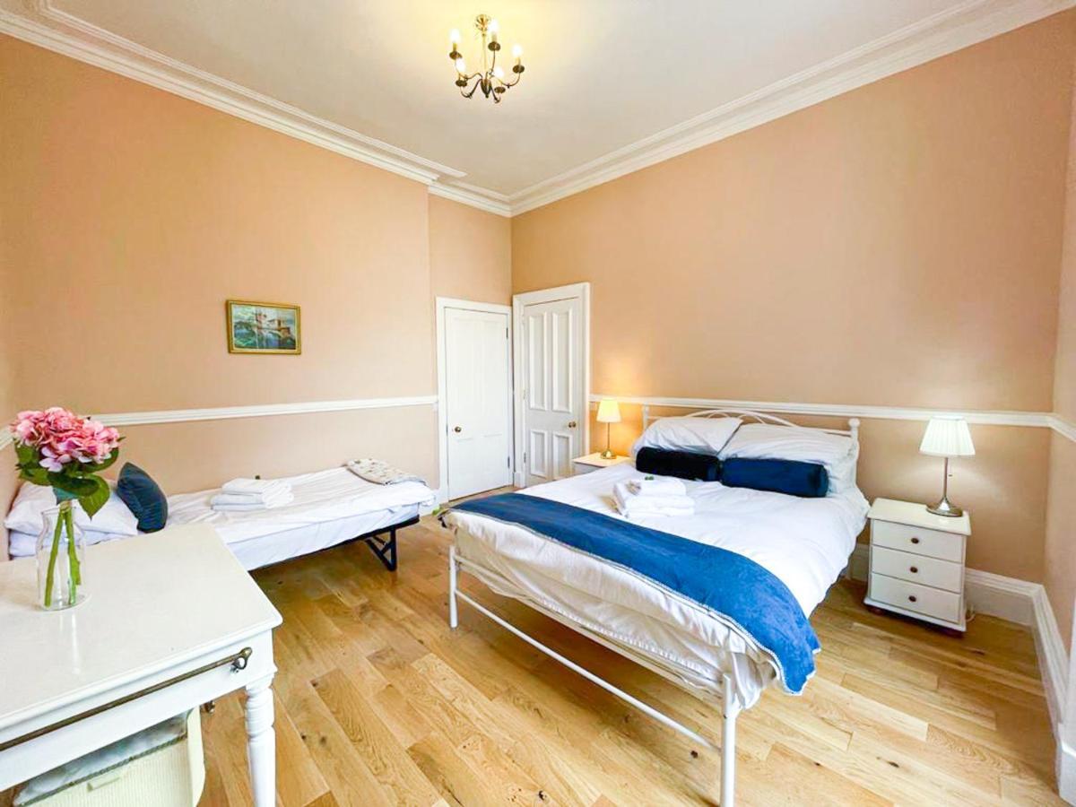 Remarkable 5Br Townhouse With Garden, Sleeps 12 EDI Exteriér fotografie