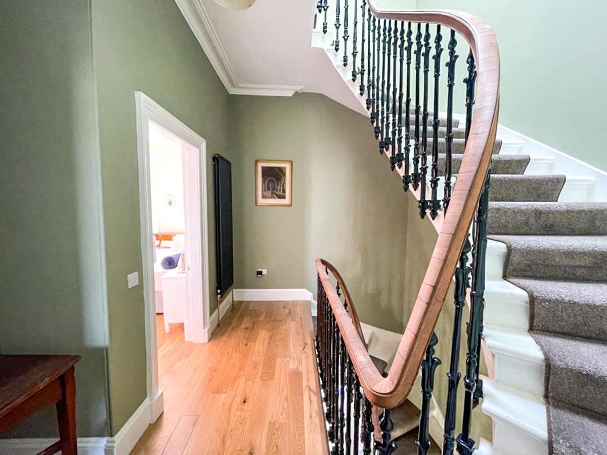 Remarkable 5Br Townhouse With Garden, Sleeps 12 EDI Exteriér fotografie