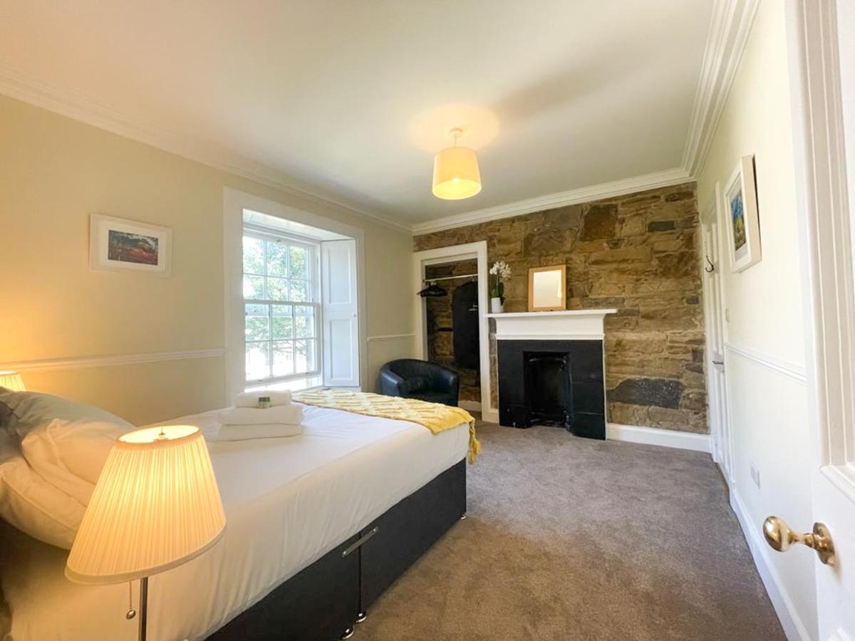 Remarkable 5Br Townhouse With Garden, Sleeps 12 EDI Exteriér fotografie