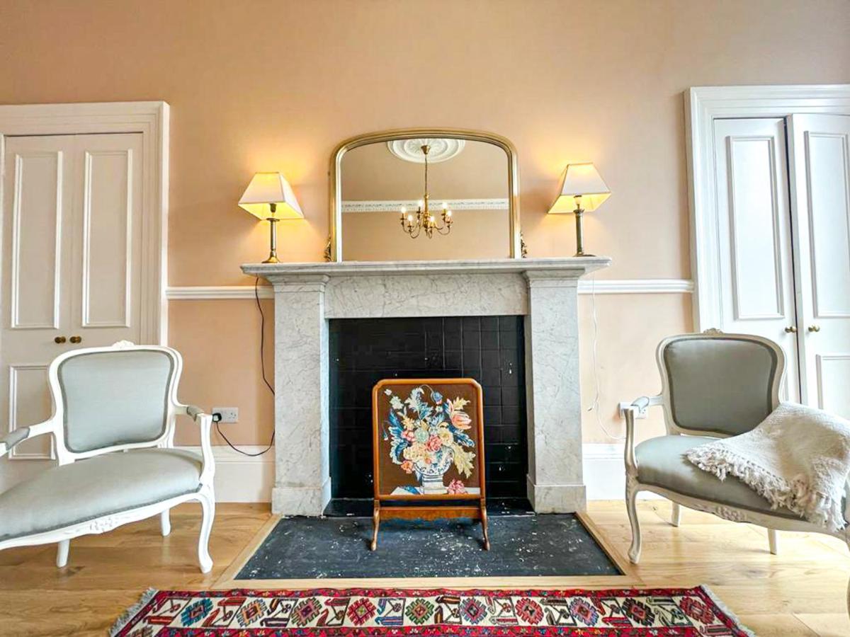 Remarkable 5Br Townhouse With Garden, Sleeps 12 EDI Exteriér fotografie