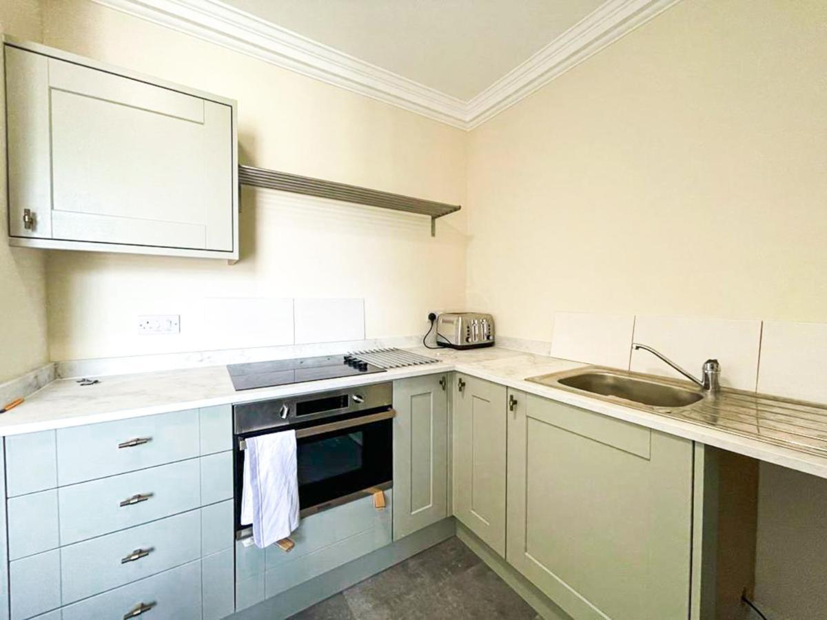 Remarkable 5Br Townhouse With Garden, Sleeps 12 EDI Exteriér fotografie