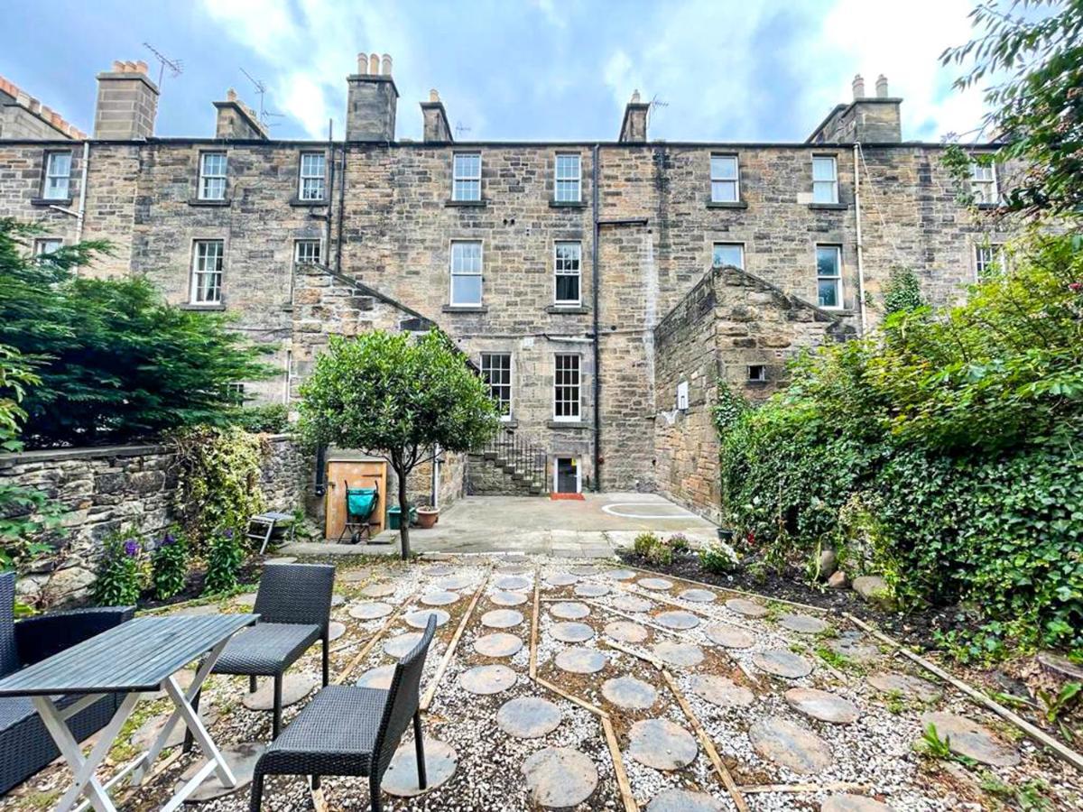 Remarkable 5Br Townhouse With Garden, Sleeps 12 EDI Exteriér fotografie