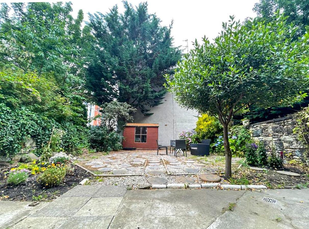 Remarkable 5Br Townhouse With Garden, Sleeps 12 EDI Exteriér fotografie