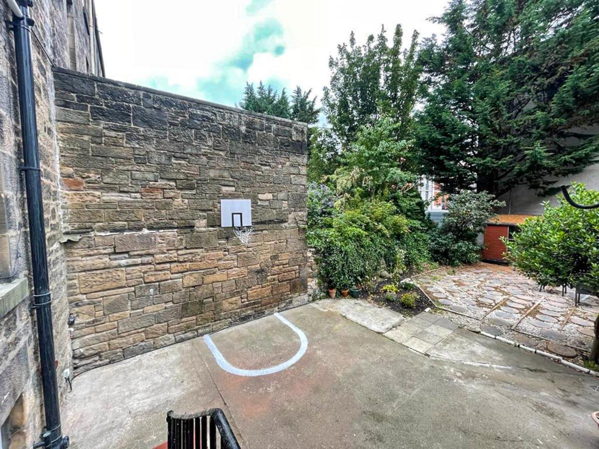 Remarkable 5Br Townhouse With Garden, Sleeps 12 EDI Exteriér fotografie